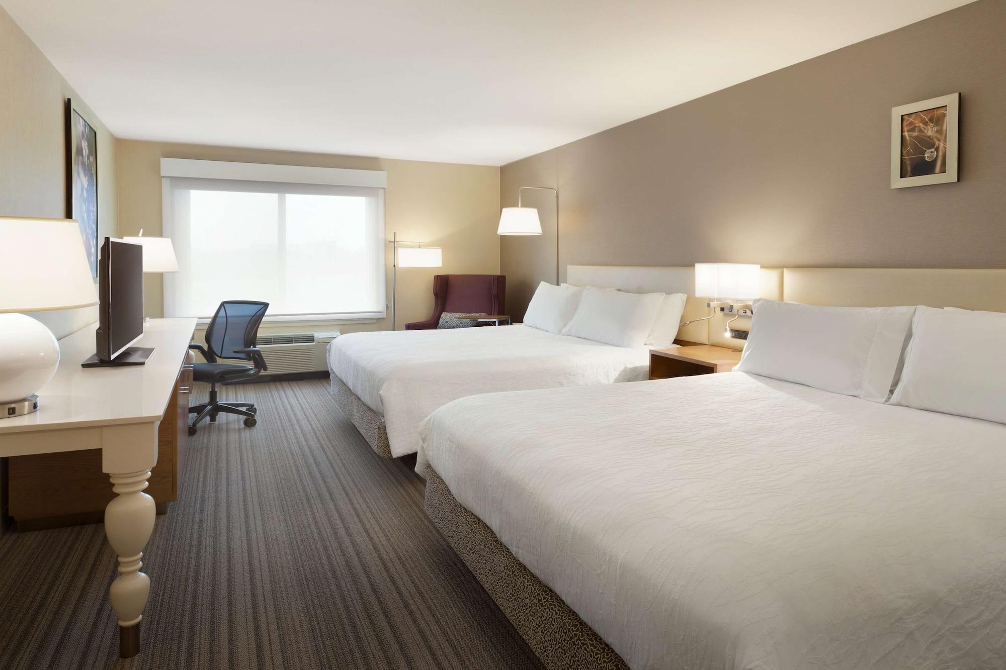 Hilton Garden Inn Roseville Buitenkant foto