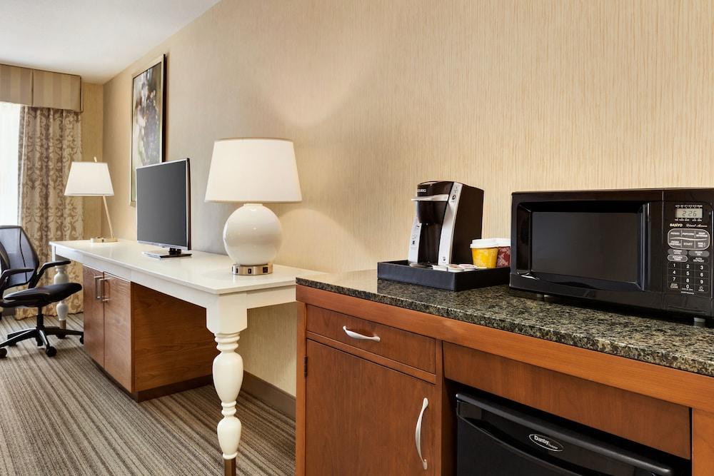 Hilton Garden Inn Roseville Buitenkant foto