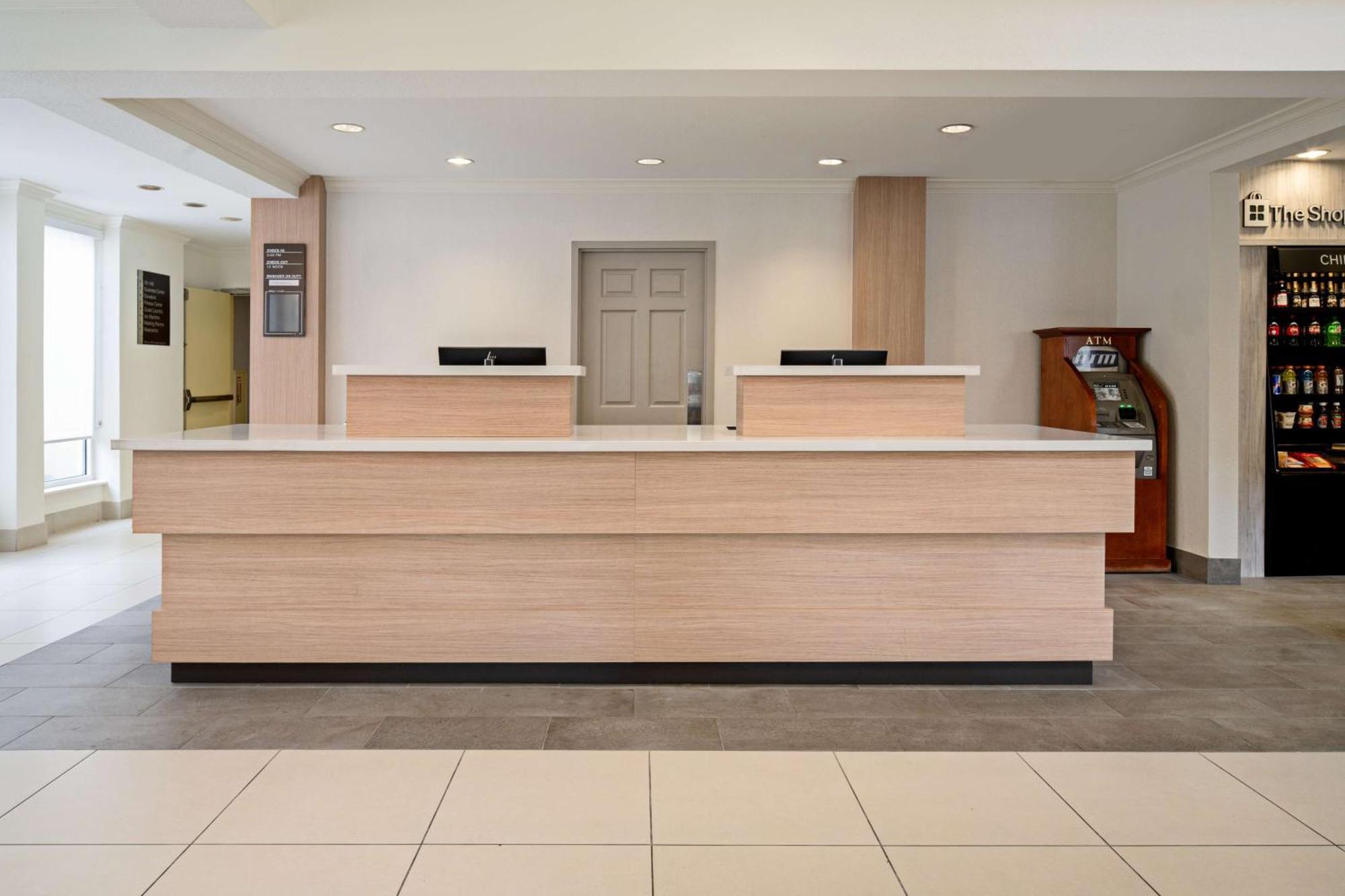 Hilton Garden Inn Roseville Buitenkant foto