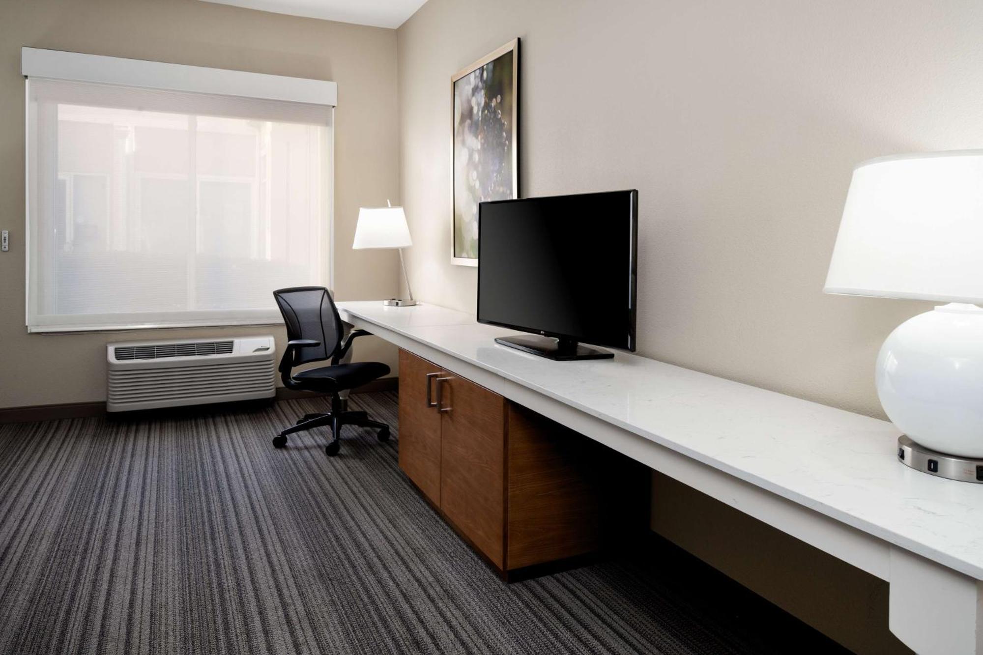 Hilton Garden Inn Roseville Buitenkant foto