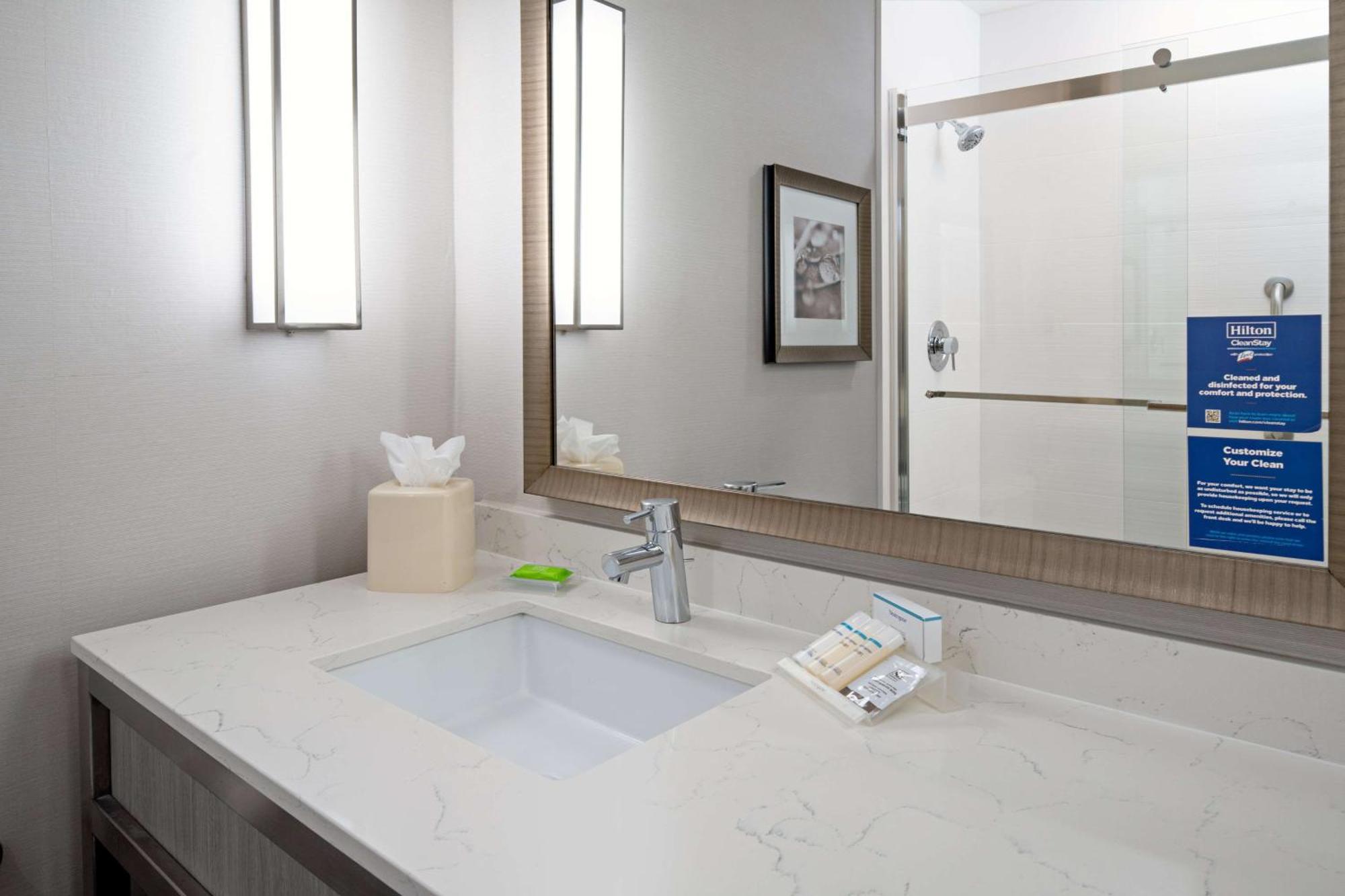 Hilton Garden Inn Roseville Buitenkant foto